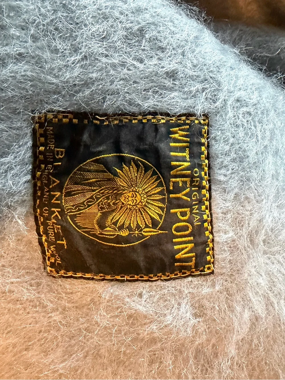 Witney Point Wool Blanket. Queen size